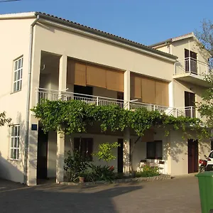 Apartments&rooms Milka Starigrad Paklenica