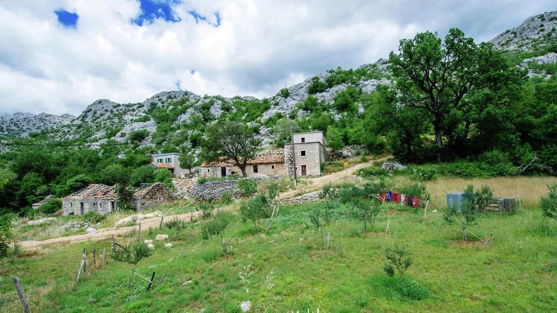 Holiday home Authentic Stone House On The Mountain Velebit